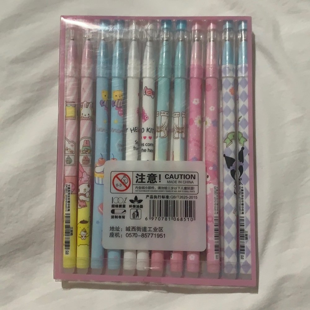 Set of 12 Sanrio Black Ink Pens in a Plastic Carrying Case - Picture 3 of 14